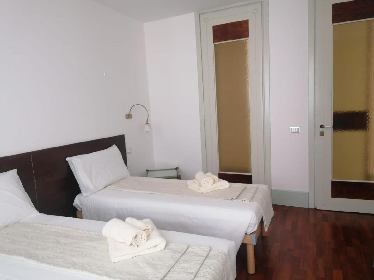 Le Finestre Sugli Ulivi Apartment Desenzano del Garda Exterior photo